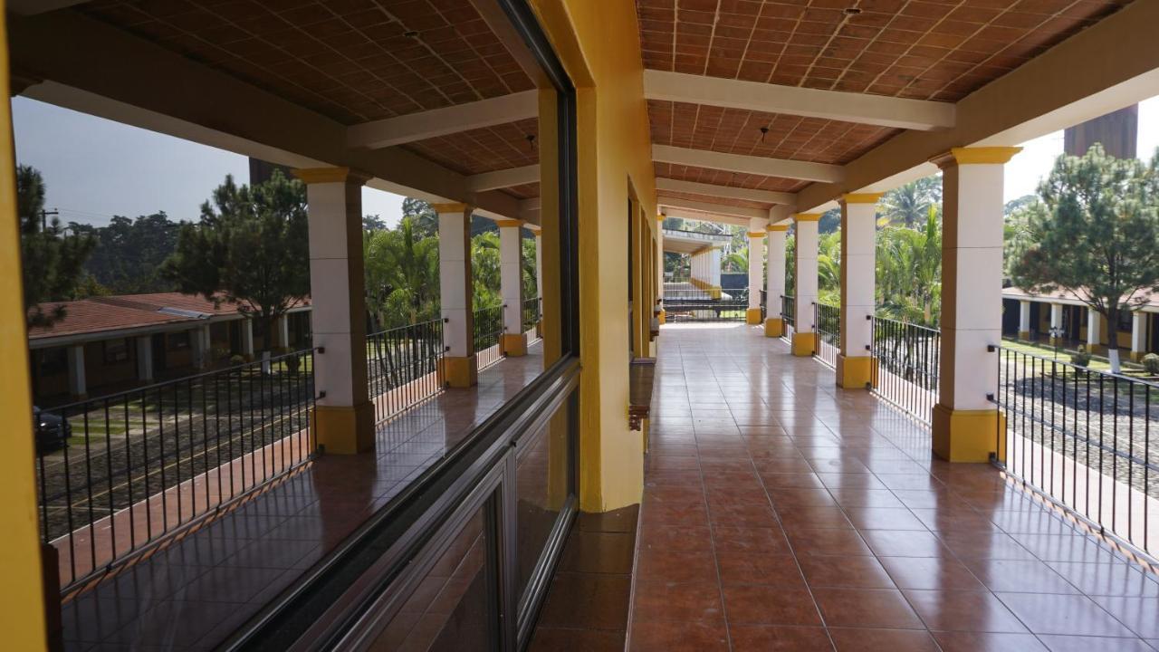 Zafra Hotel Retalhuleu Exterior photo