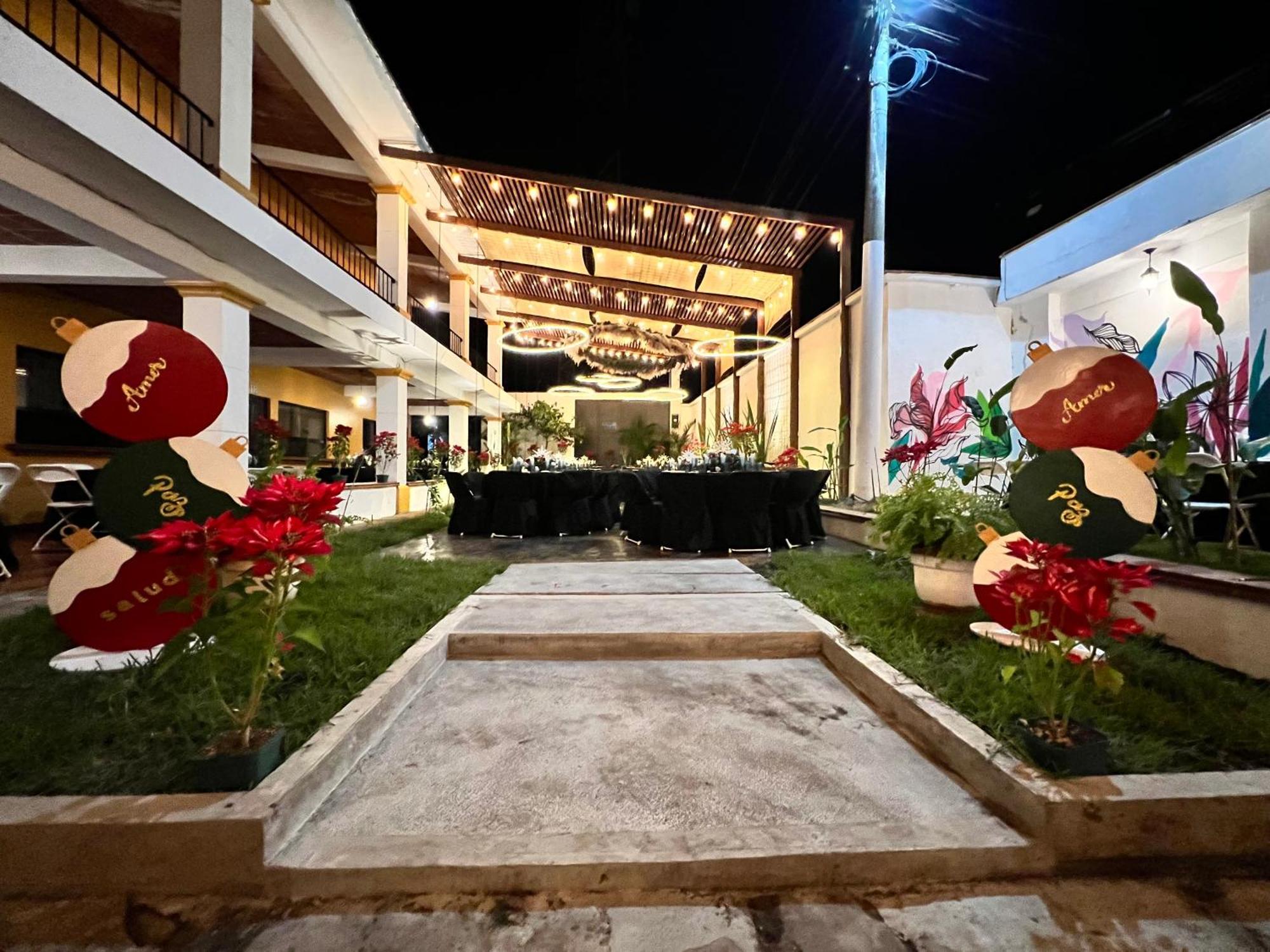 Zafra Hotel Retalhuleu Exterior photo